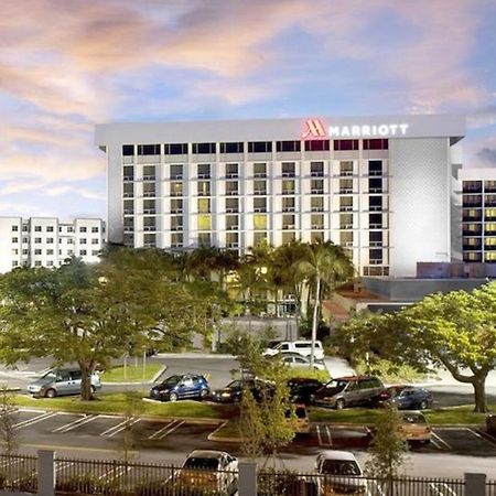 Miami Airport Marriott Hotel Exterior photo